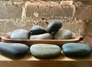 Massage aux pierres chaudes Douvaine Source de bien être